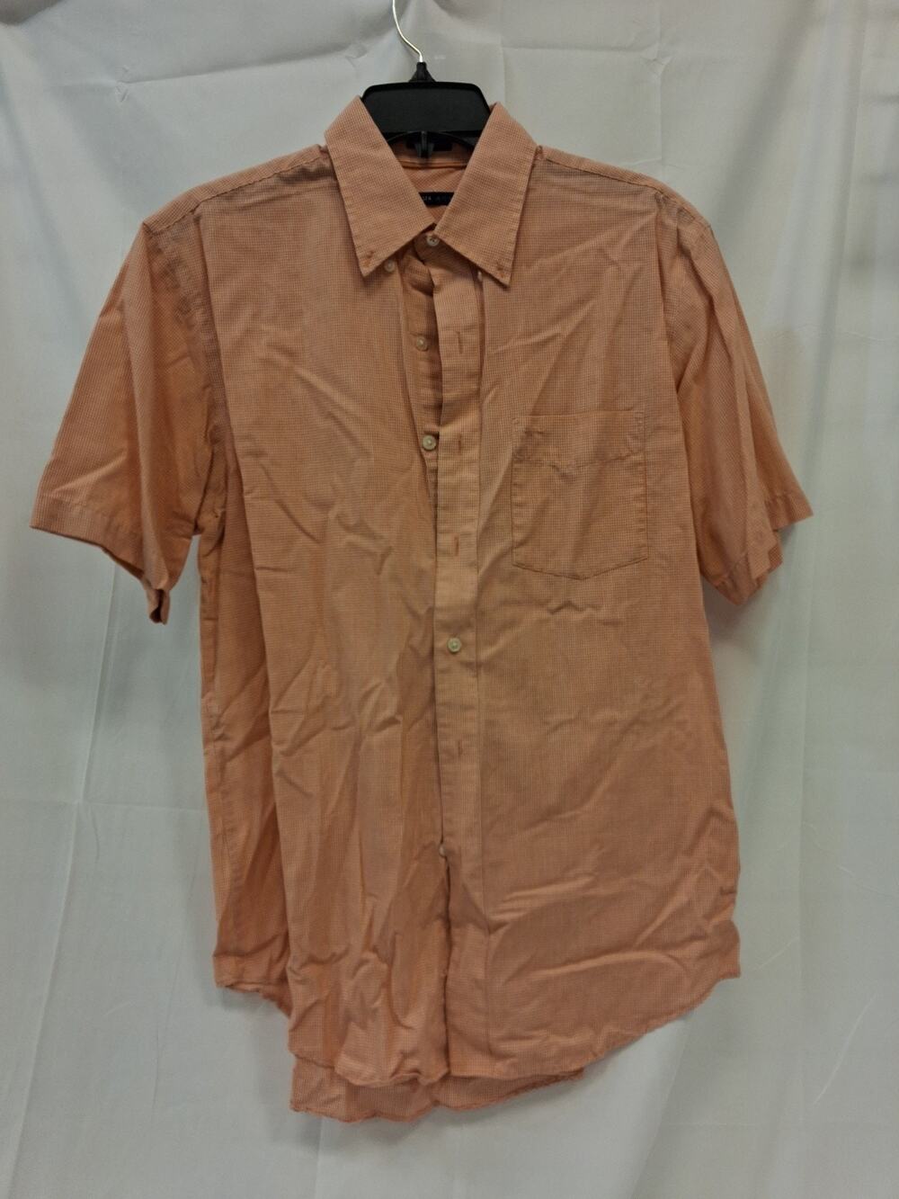 Men's Van Huesen Wrinkle Free Button-Up Shirt Size Medium 15-15.5
